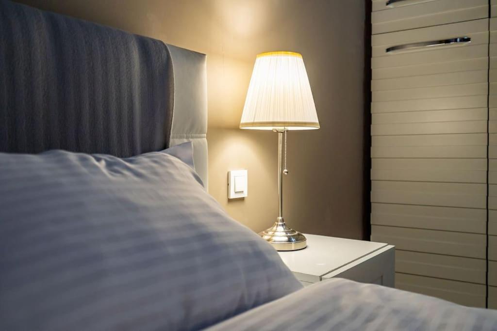 Modern - Central Apartment Bucureşti Ngoại thất bức ảnh
